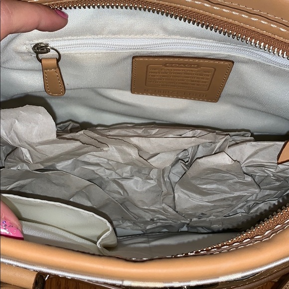 Coach purse - Picture 3 of 4